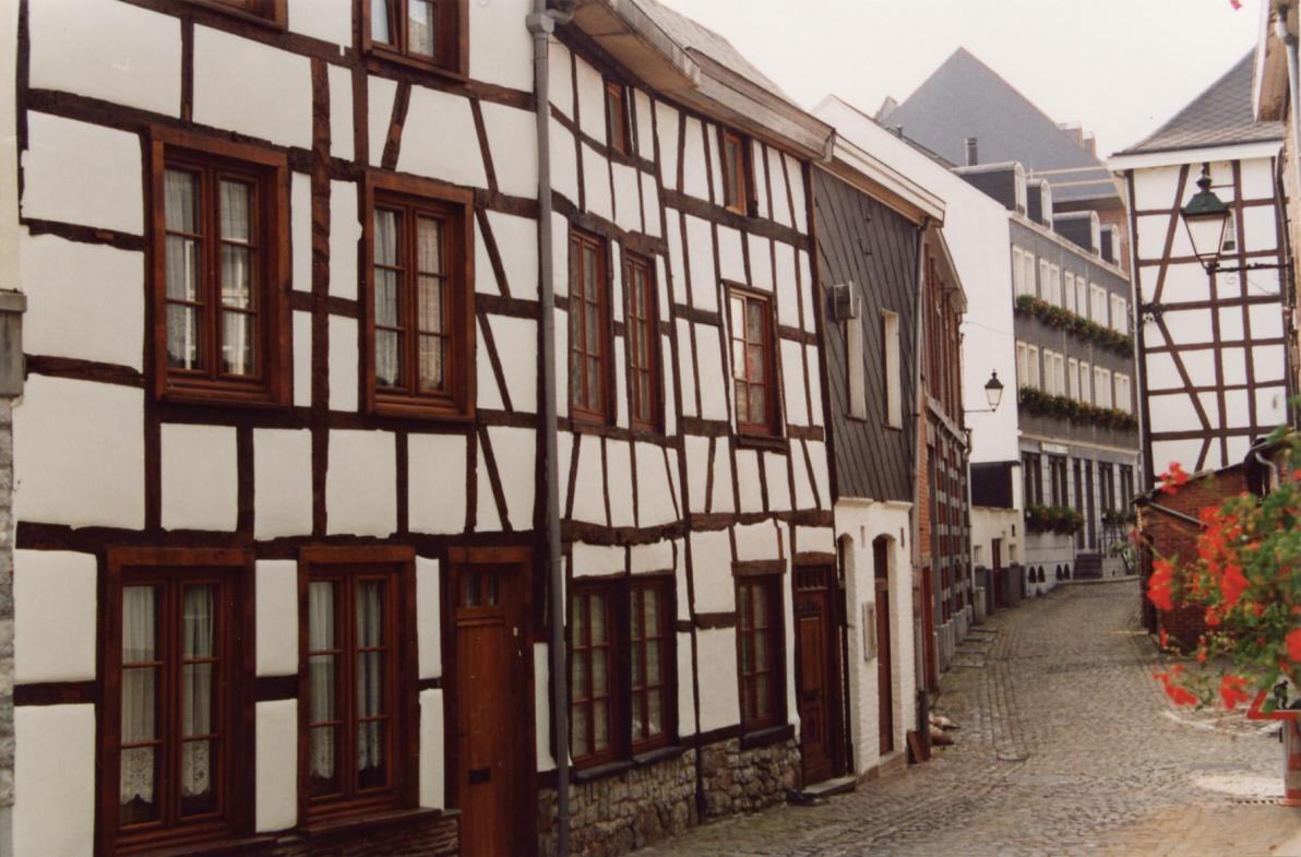 balade_venelle_stavelot.jpg